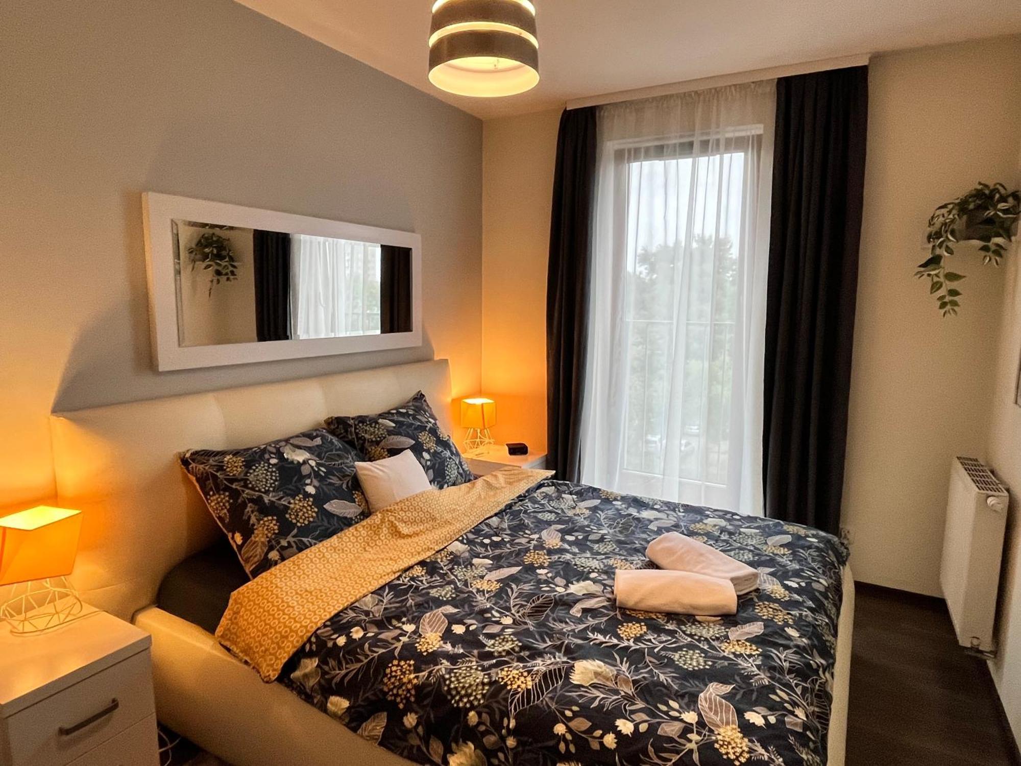 Cracow Stay Premium Apartments Free Parking - 3 X Room - 3 X Aircondition Krakow Exterior photo